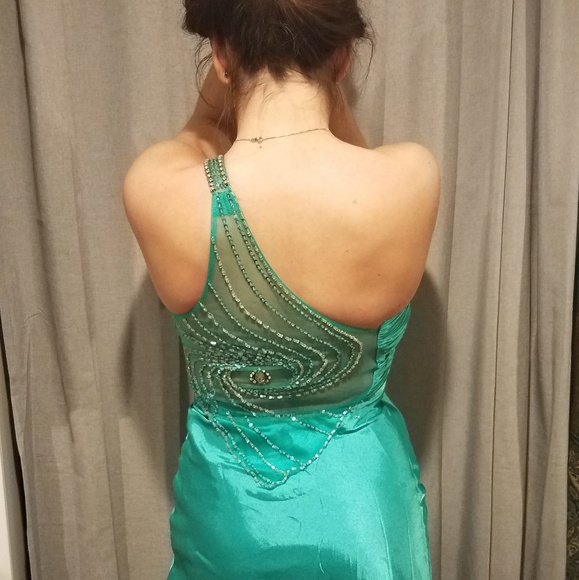 Prom gown - Picture 3 of 5